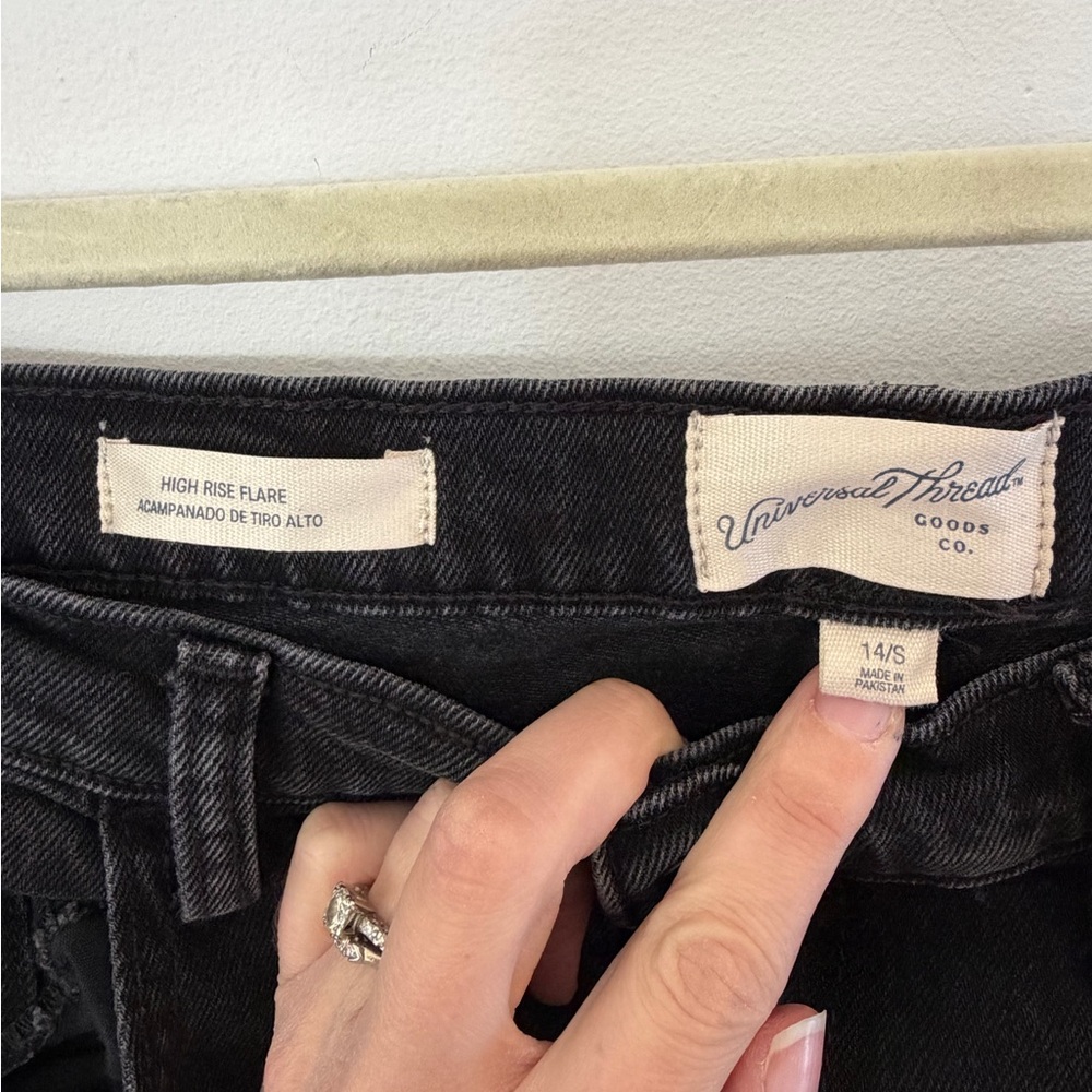 Universal Thread Black high raise Flare Jeans size 14s - Picture 4 of 6